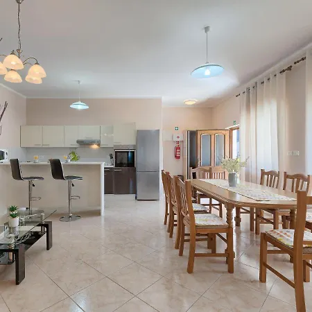Liberat - Roj414 By Interhome