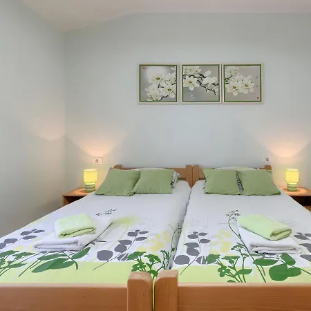 Nyaraló Liberat - Roj414 By Interhome Pazin