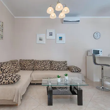 Nyaraló Liberat - Roj414 By Interhome Pazin