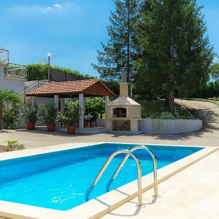 Liberat - Roj414 By Interhome Pazin