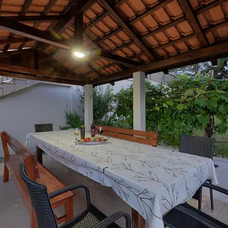 Liberat - Roj414 By Interhome *