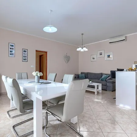 בית נופש Liberat By Interhome