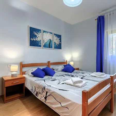 Liberat By Interhome פאזין
