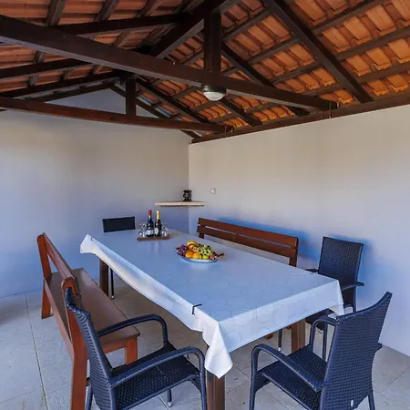 Liberat By Interhome פאזין